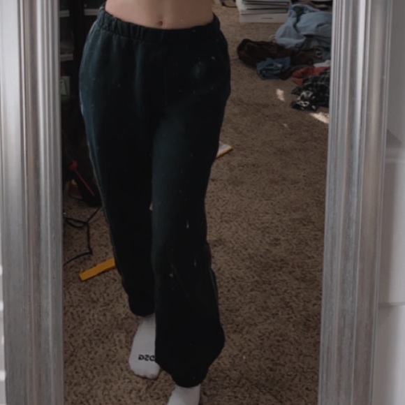 Brandy Melville Pants - Black Brandy Melville sweat pants